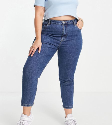 Cotton On Curve - Mom jeans a vita alta lavaggio medio - Cotton:On Plus - Modalova
