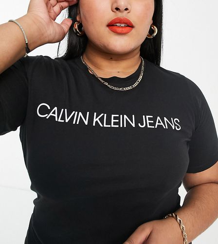 Institutional - T-shirt nera - Calvin Klein Jeans Plus - Modalova