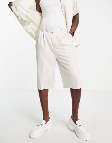 Pantaloncini eleganti ampi taglio lungo color écru-Bianco - ASOS DESIGN - Modalova