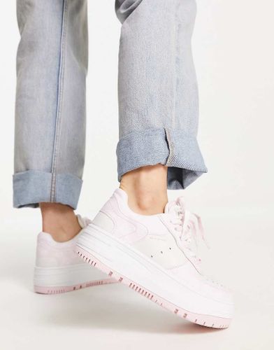 Sneakers con plateau e suola spessa bianche e rosa - Bershka - Modalova