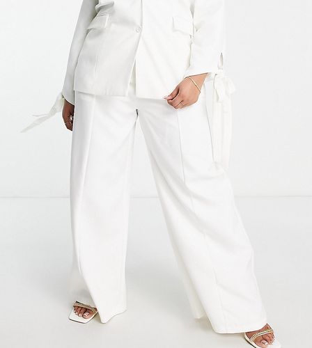 Pantaloni con fondo ampio sporco con fibbia laterale in coordinato - Extro & Vert Plus - Modalova