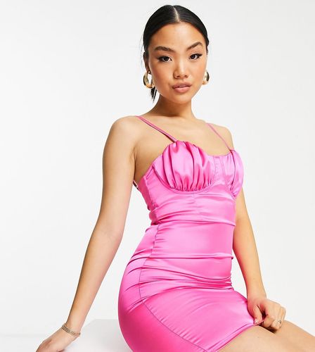 Vestito corto in raso rosa vivo con coppe arricciate - Flounce London Petite - Modalova