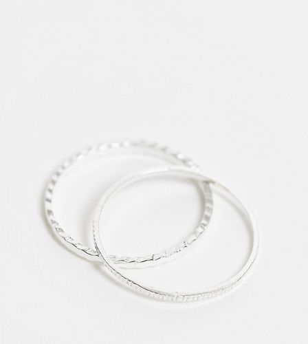 Confezione da 2 anelli impilabili sottili in argento sterling - Kingsley Ryan - Modalova