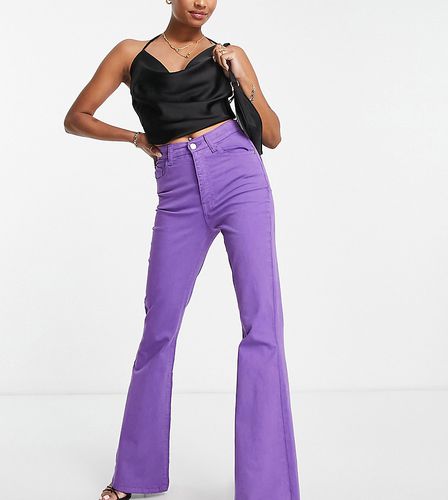Jeans attillati a zampa viola-Multicolore - I Saw It First Petite - Modalova