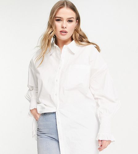 Camicia in popeline con maniche arricciate bianca-Bianco - Influence Plus - Modalova