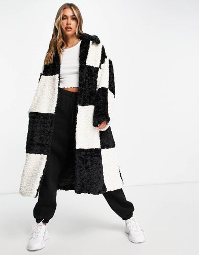 Cappotto in montone midi a quadri colorblock bianco e nero-Multicolore - Jayley - Modalova
