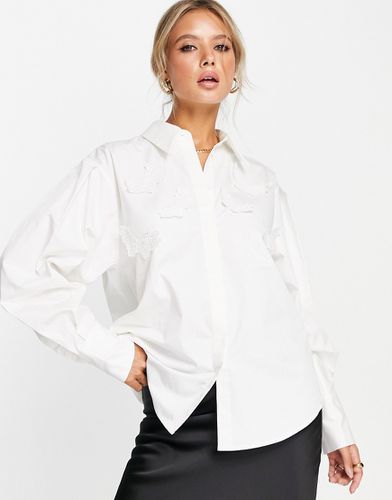 Camicia in cotone bianca con applicazioni a farfalla-Bianco - Other Stories - Modalova