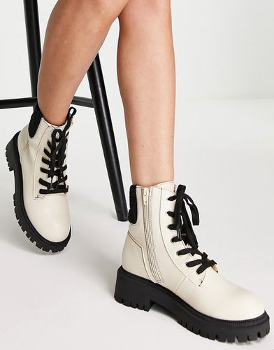 Scarponcini alla caviglia color crema con bordo in pelliccia sintetica e suola spessa-Bianco - London Rebel - Modalova