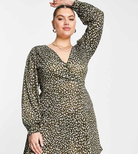 Vestito corto a portafoglio in jersey verde scuro a pois-Nero - Missguided Plus - Modalova