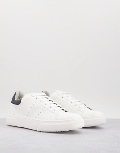 Sneakers bianche con tallone a contrasto in ecopelle PU - Topman - Modalova
