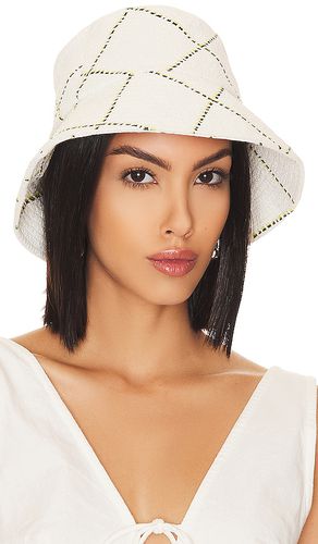 DEVON WINDSOR Bucket Hat in Cream - DEVON WINDSOR - Modalova